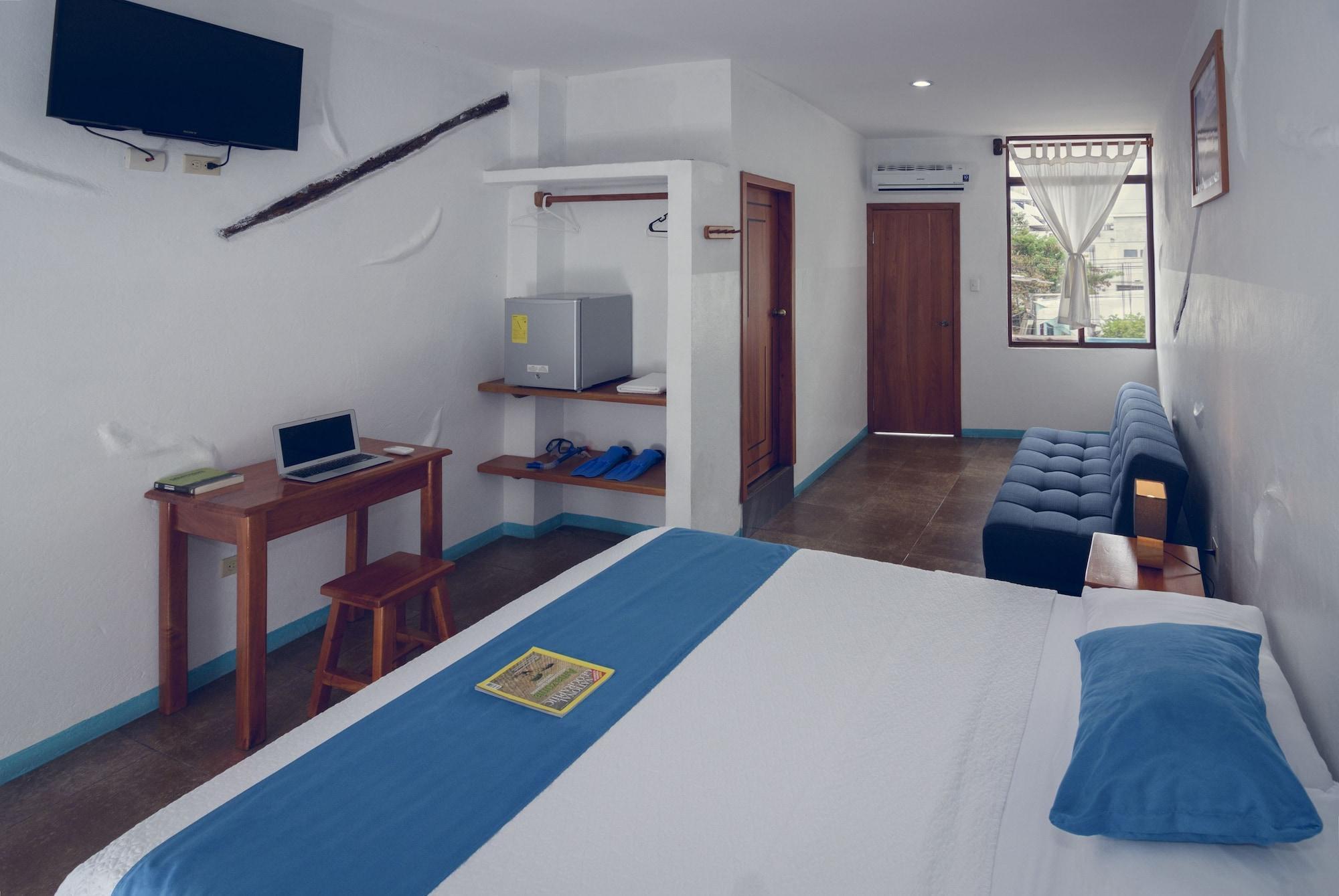 Galapagos Native Hostel Puerto Ayora  Εξωτερικό φωτογραφία