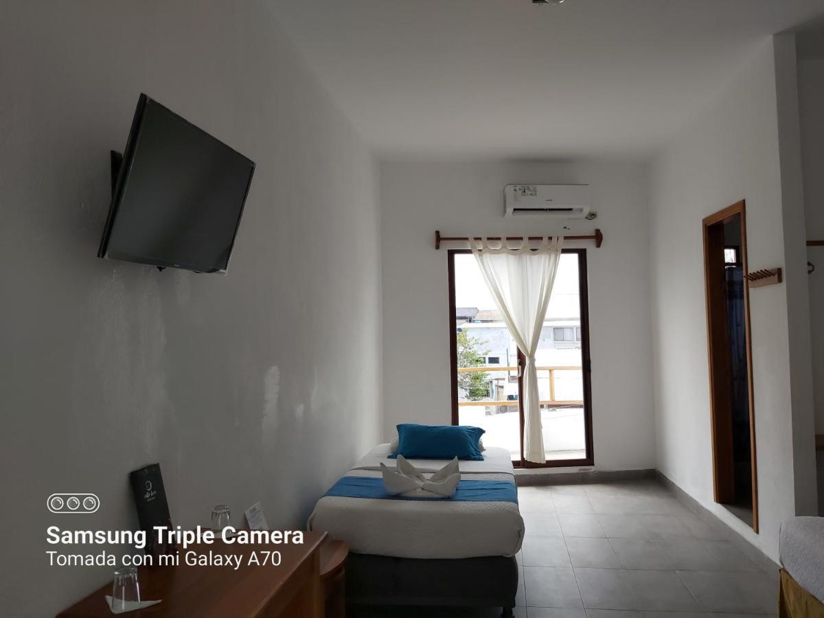 Galapagos Native Hostel Puerto Ayora  Εξωτερικό φωτογραφία